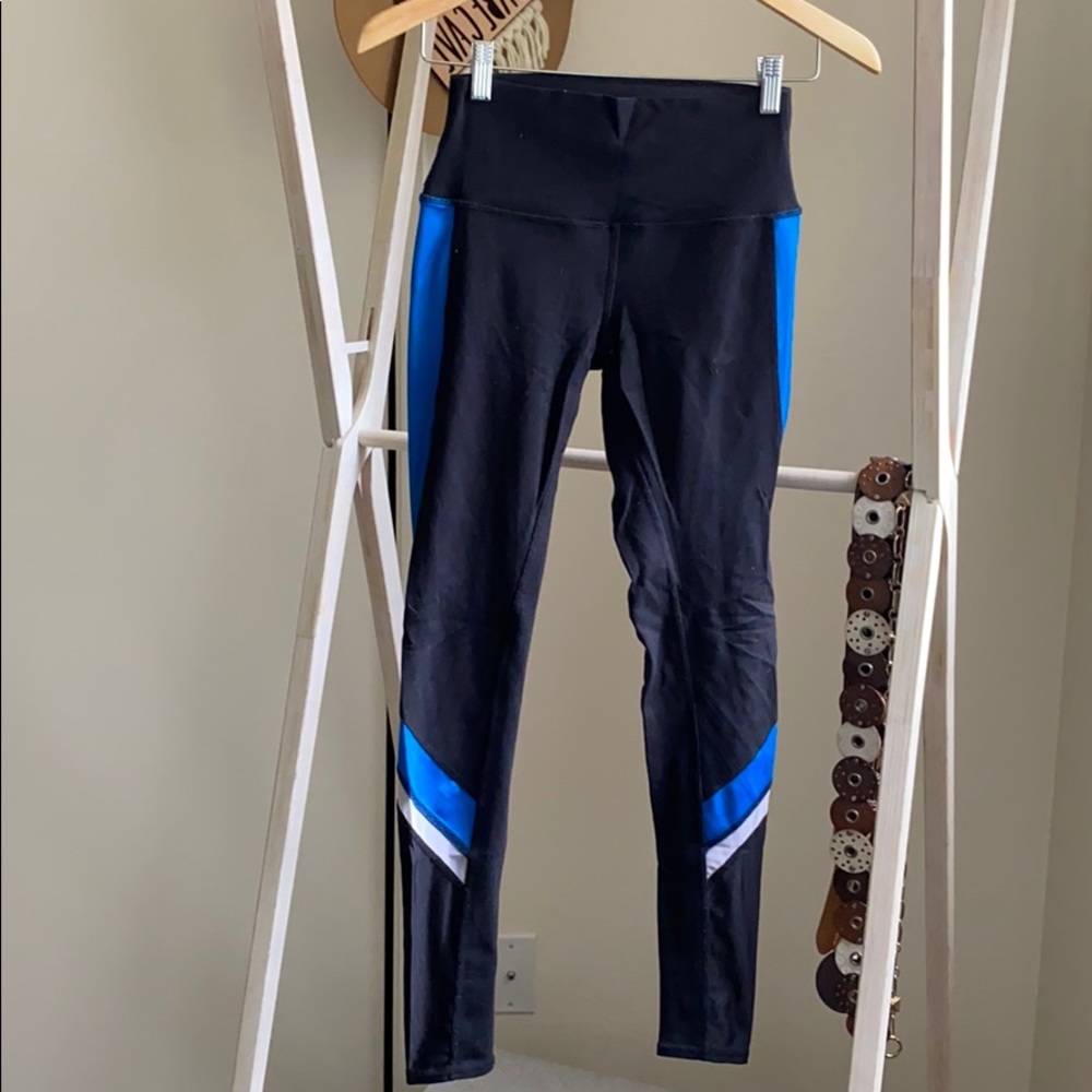 Alo Yoga Black and Blue Color Block Leggings